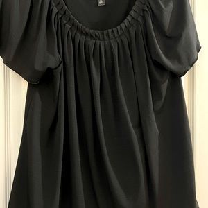 Short sleeve black top